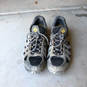 COLUMBIA HIKING BOOTS